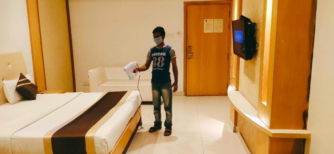 Hotel Yash Inn Mirzāpur Buitenkant foto