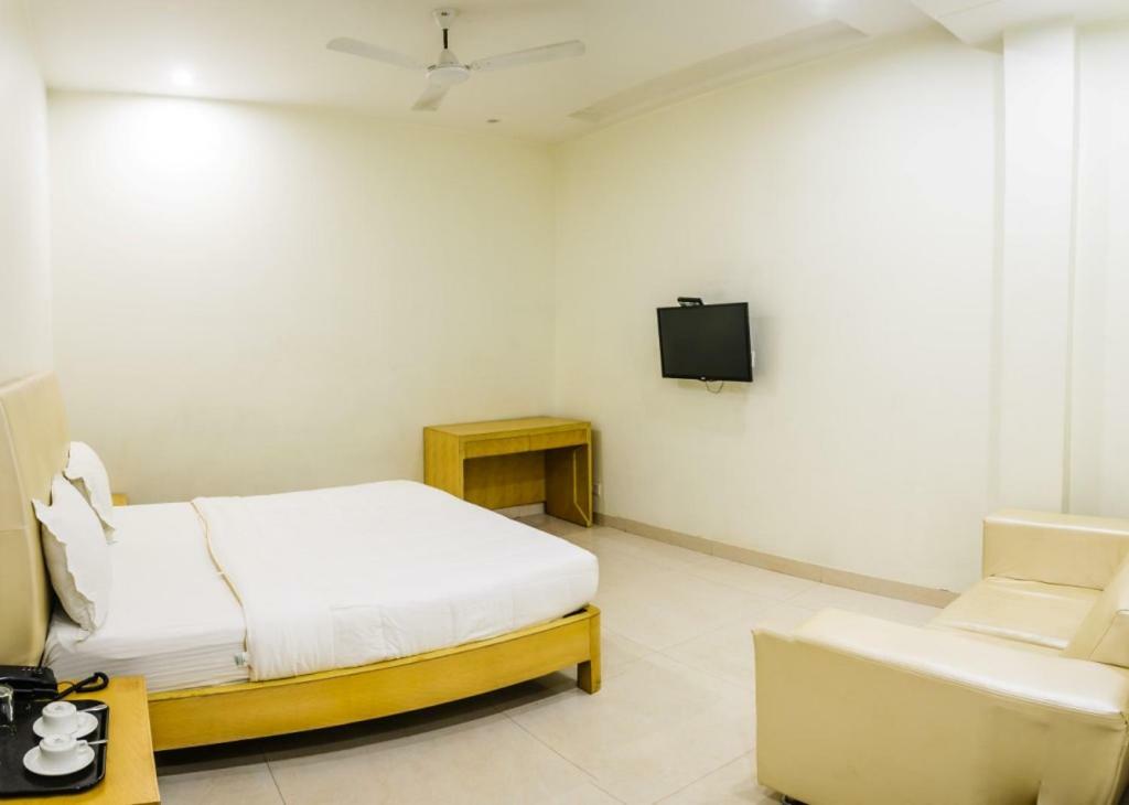 Hotel Yash Inn Mirzāpur Buitenkant foto