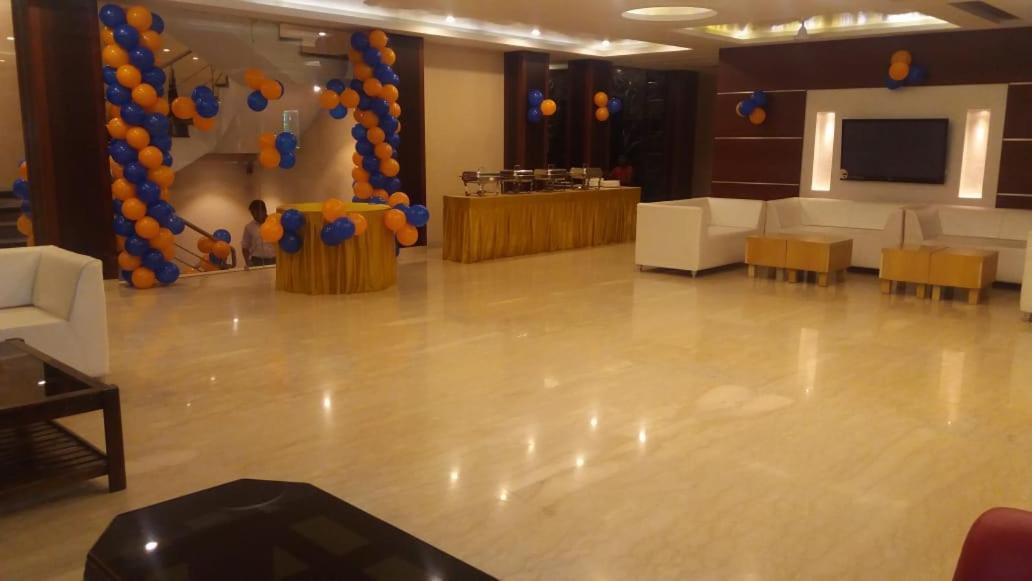Hotel Yash Inn Mirzāpur Buitenkant foto