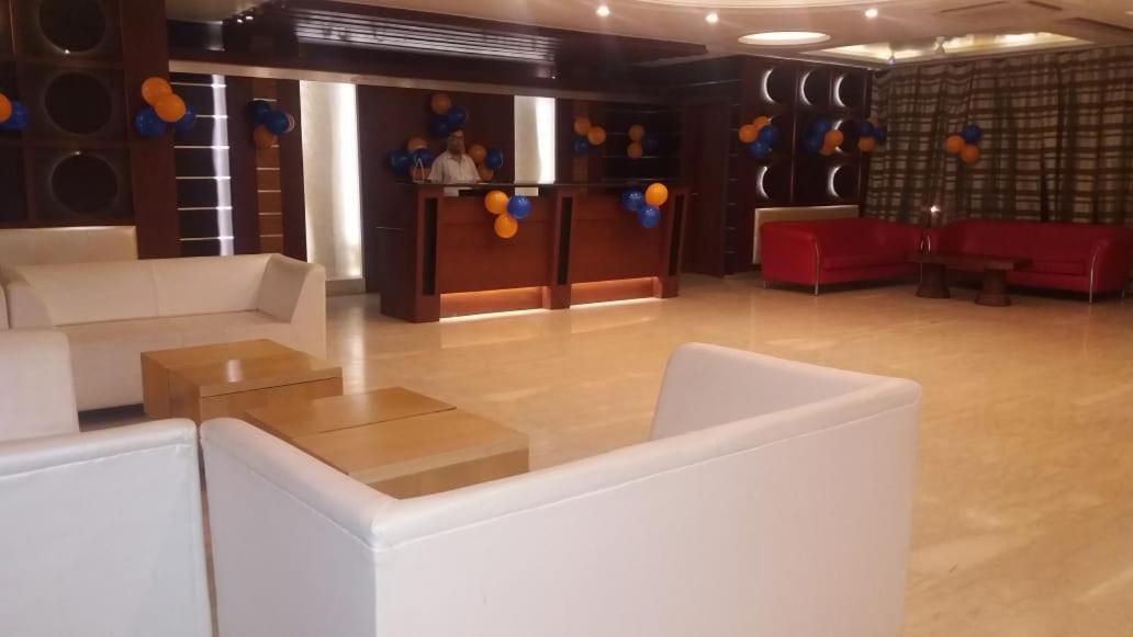 Hotel Yash Inn Mirzāpur Buitenkant foto