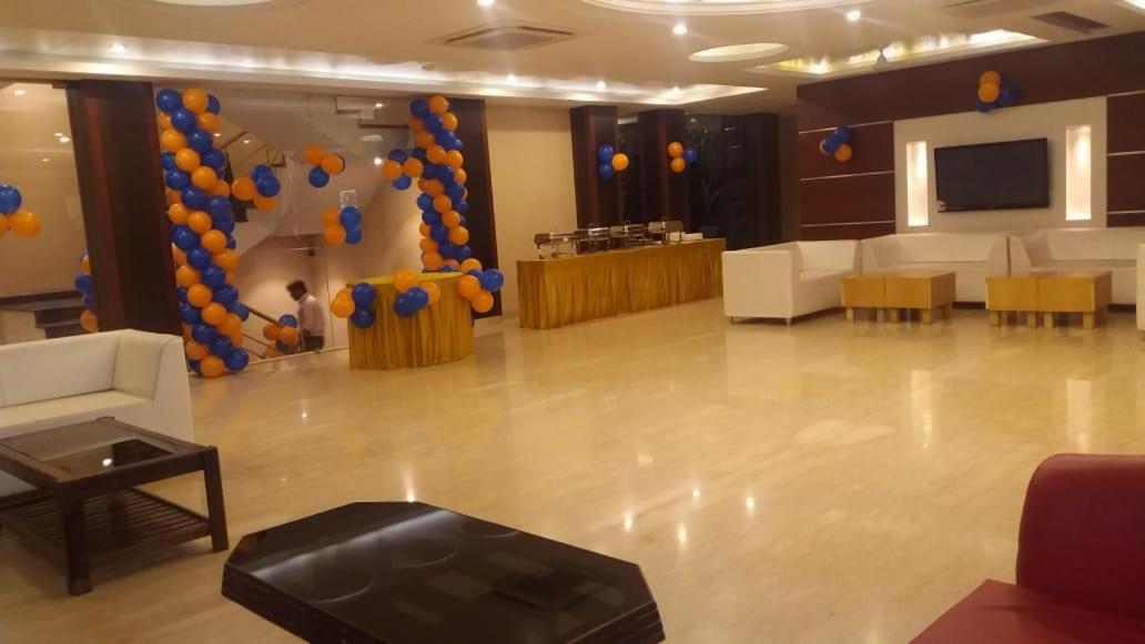 Hotel Yash Inn Mirzāpur Buitenkant foto