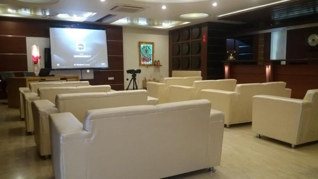 Hotel Yash Inn Mirzāpur Buitenkant foto