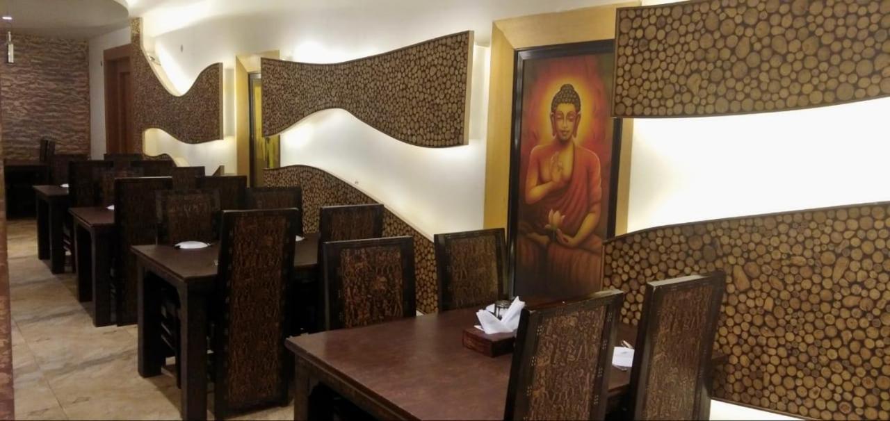 Hotel Yash Inn Mirzāpur Buitenkant foto
