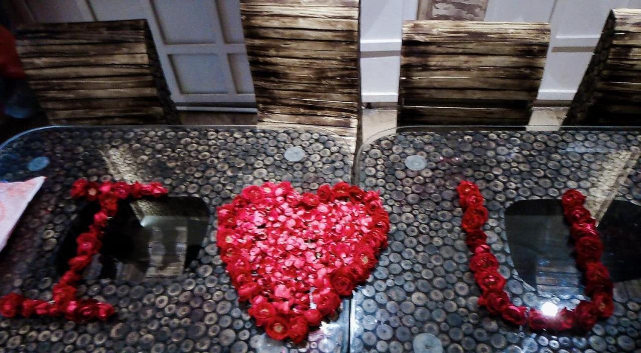 Hotel Yash Inn Mirzāpur Buitenkant foto