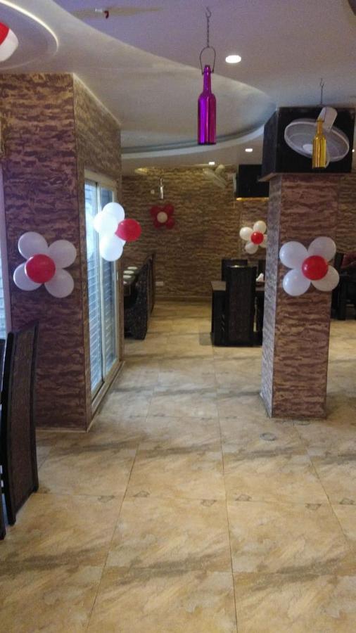 Hotel Yash Inn Mirzāpur Buitenkant foto