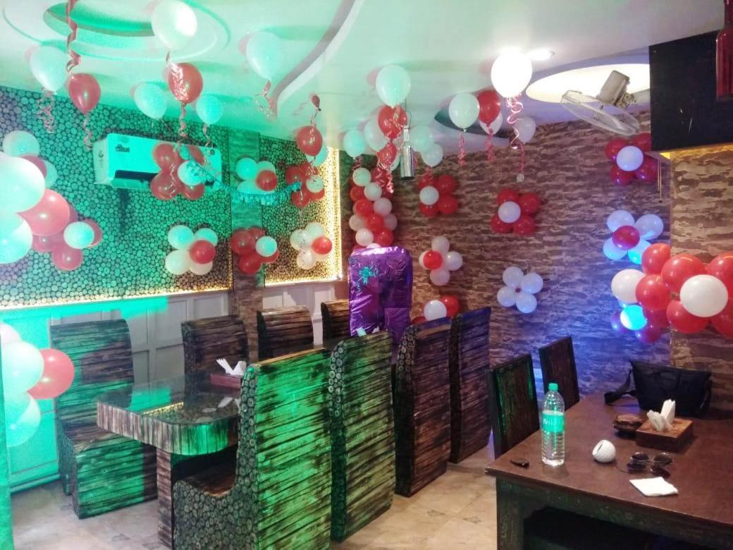 Hotel Yash Inn Mirzāpur Buitenkant foto
